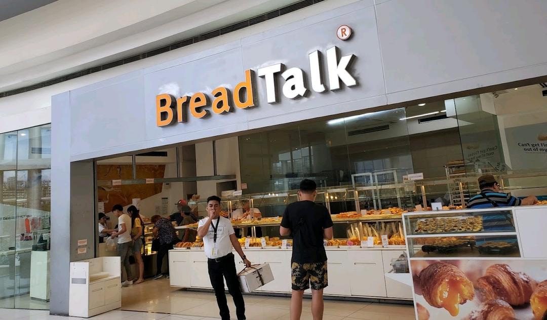 BreadTalk - Western variety Bakery / Cake / Kuih in Fort Bonifacio BGC ...